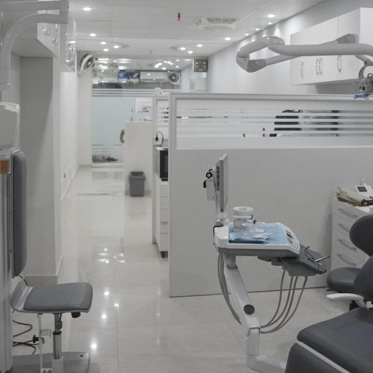 The Islamabad Foodie’s Guide to Keeping Teeth Stain-Free